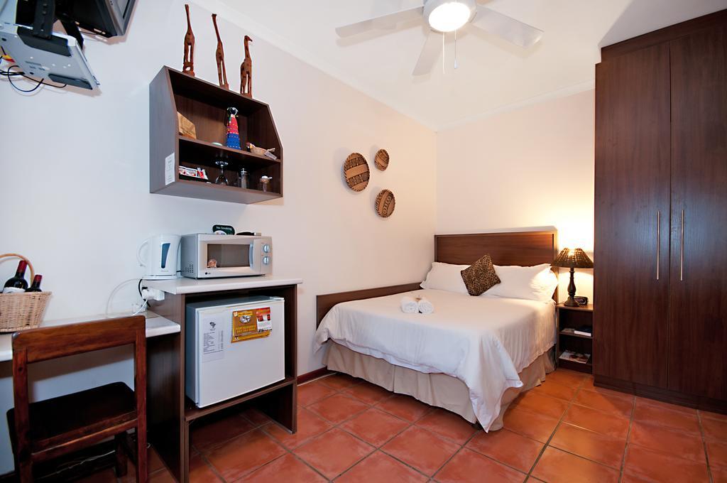 Africa Beach B&B Port Elizabeth Ruang foto